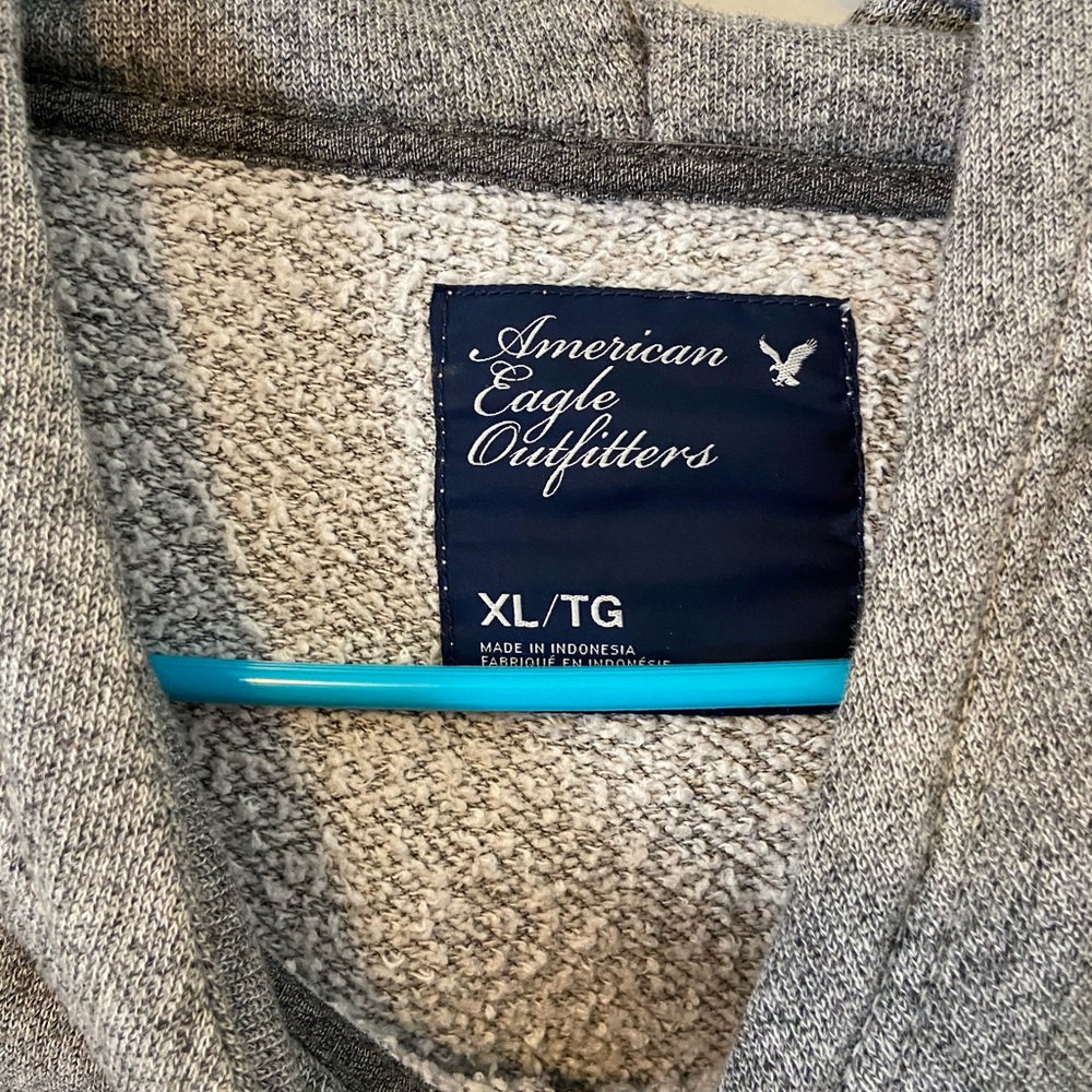 Women’s grey pull over